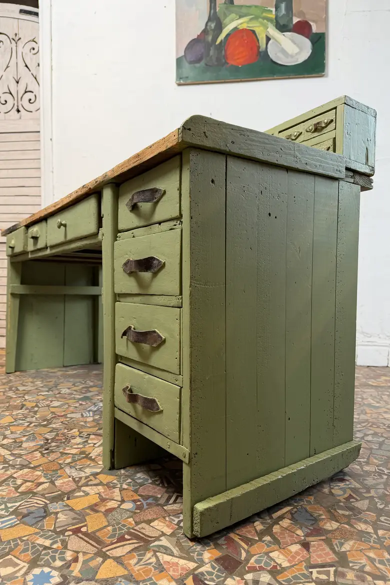 Bureau d’atelier pour enfant – pièce unique