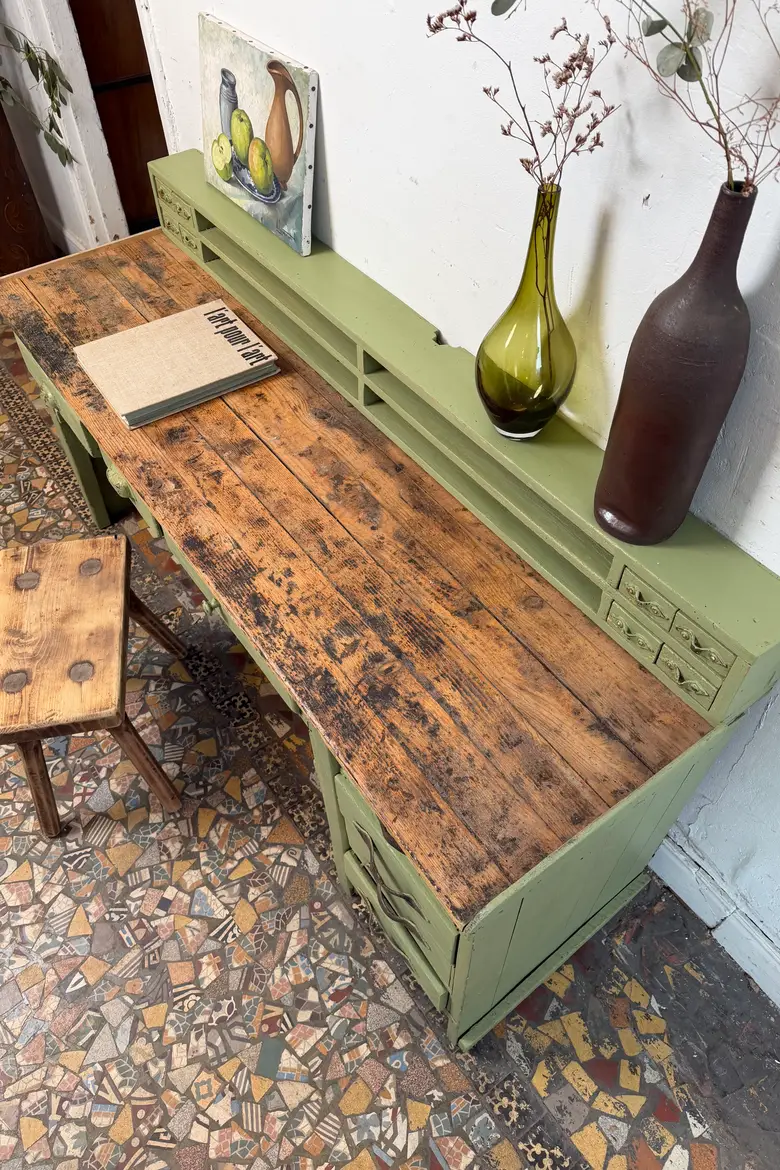 Bureau d’atelier pour enfant – pièce unique