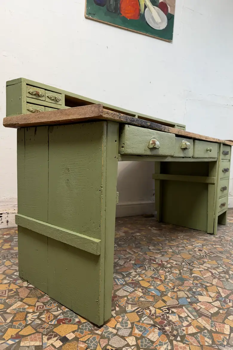 Bureau d’atelier pour enfant – pièce unique