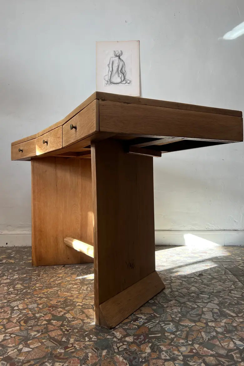 Bureau français des années 50