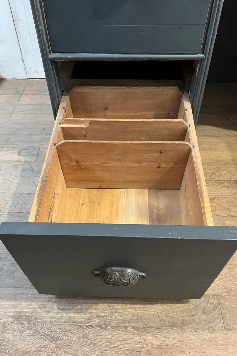 Ancien bureau en bois Années 30 peint gris anthracite