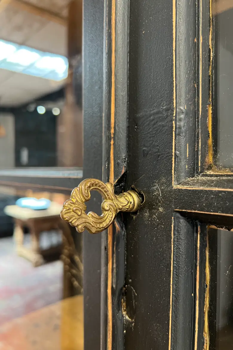 Ancien meuble de pharmacie en sapin Début XXème