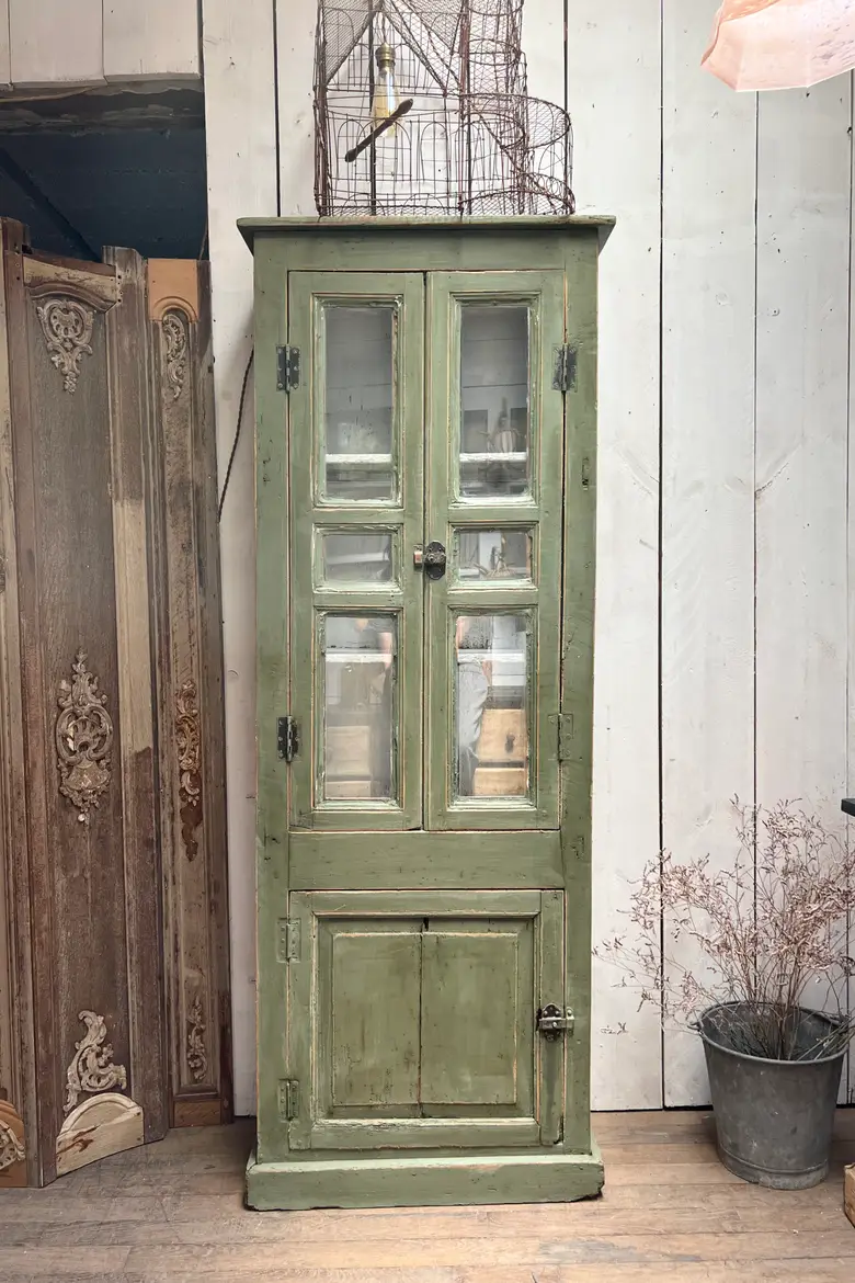 Ancienne vitrine patinée verte en bois Début XXème