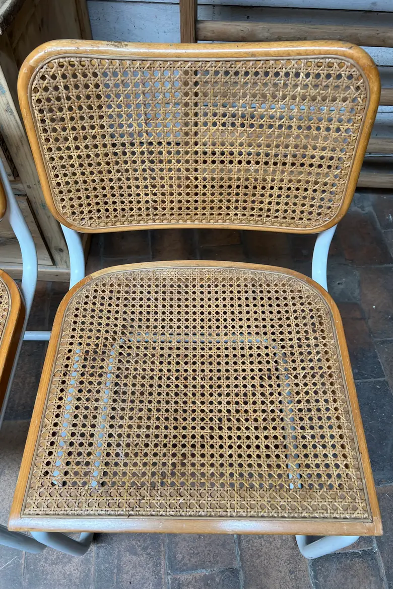 Chaises Cesca b32 en blanc et bois par Marcel Breuer