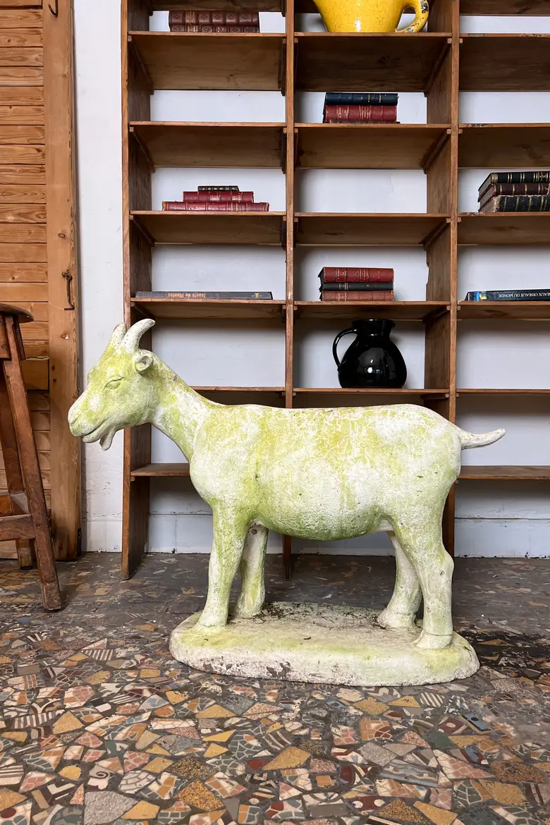 Chèvre en béton