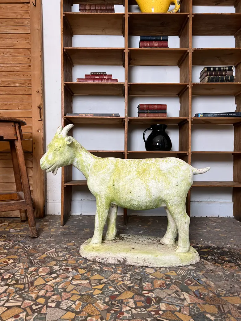 Chèvre en béton