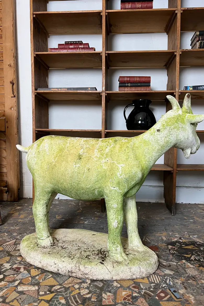 Chèvre en béton