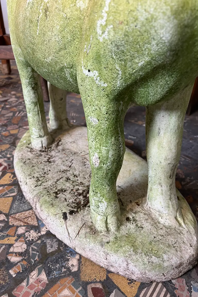Chèvre en béton