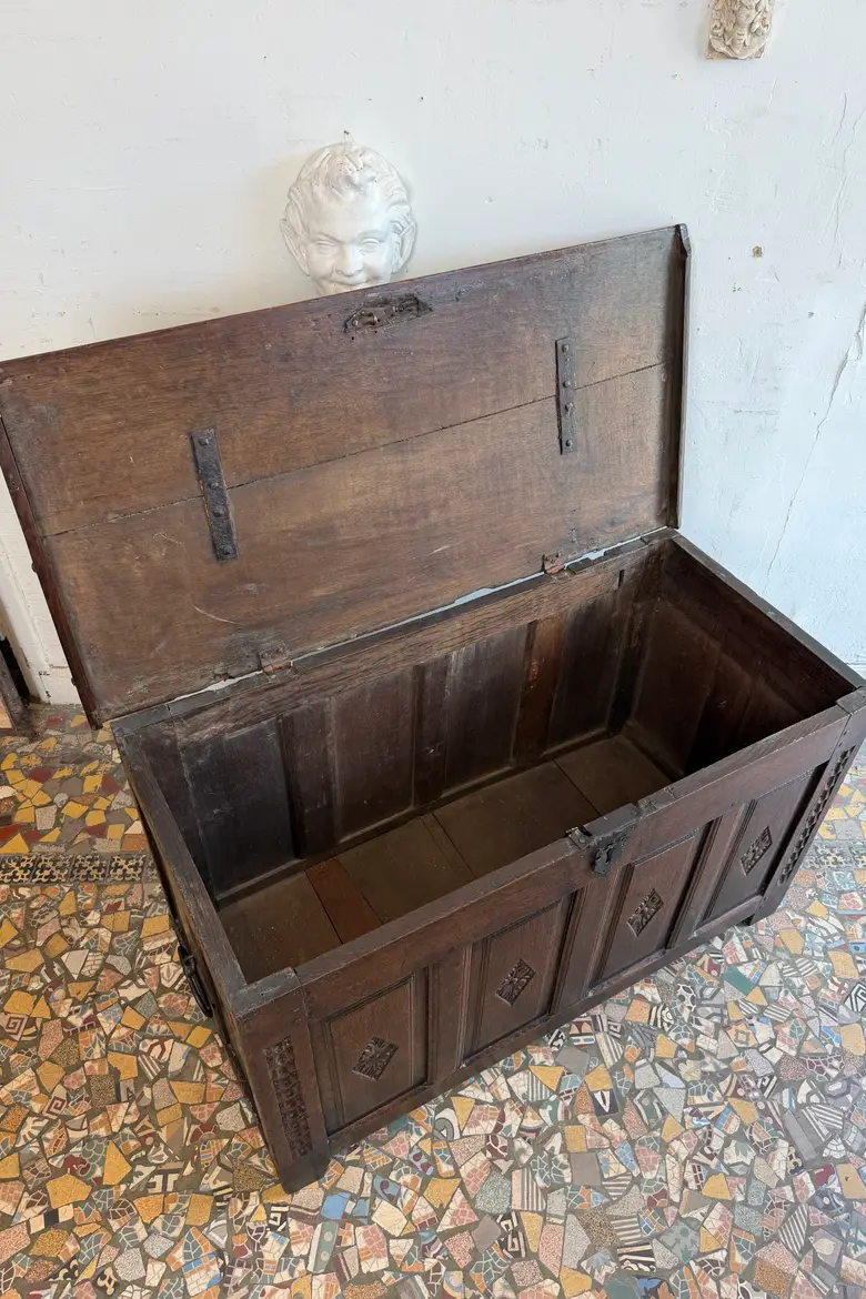 Coffre ancien en chêne