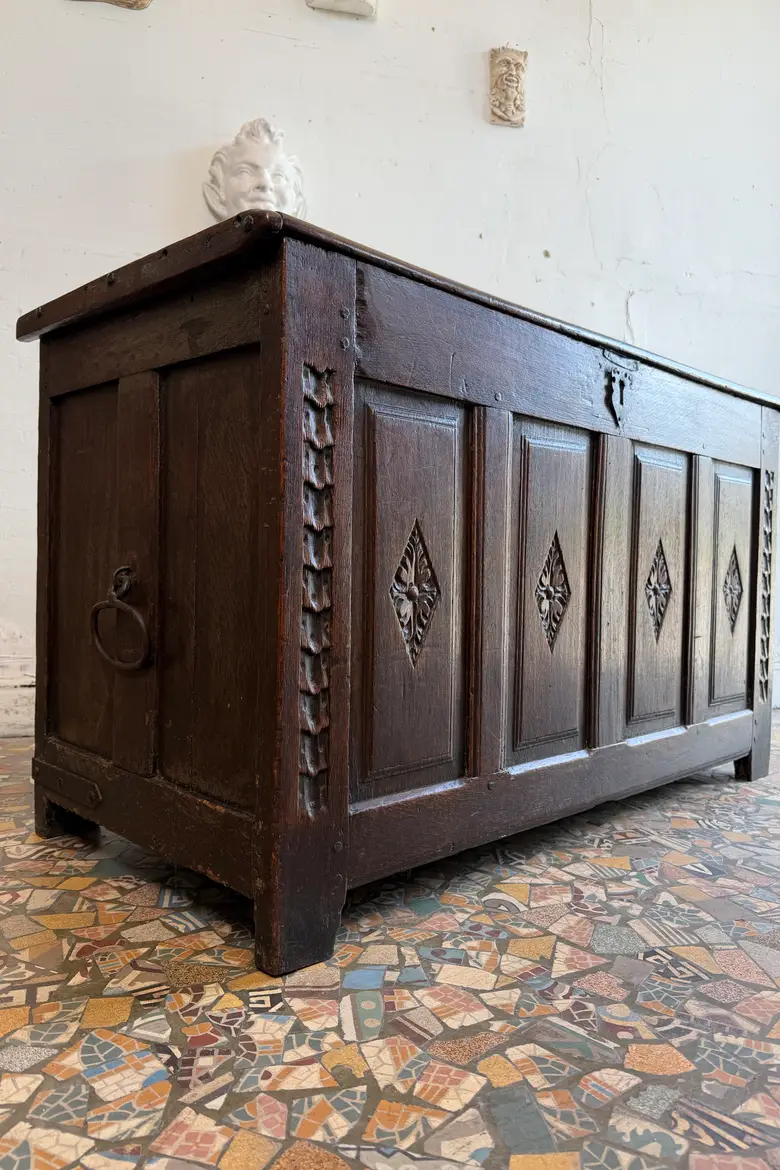 Coffre ancien en chêne