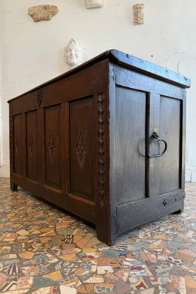 Coffre ancien en chêne