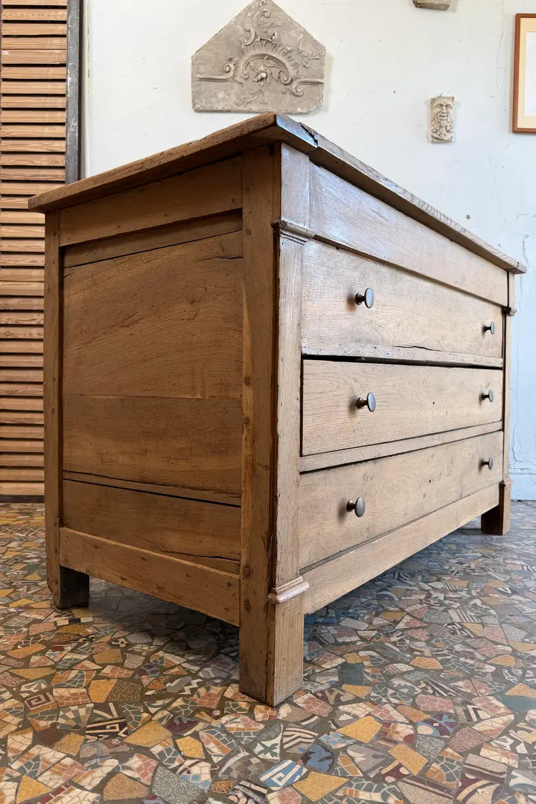 Commode coffre en chêne du XIXe siècle