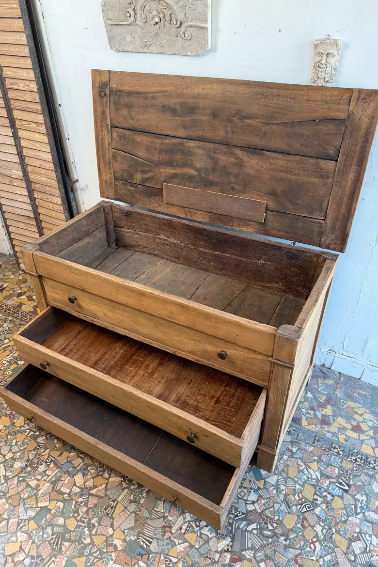 Commode coffre en chêne du XIXe siècle
