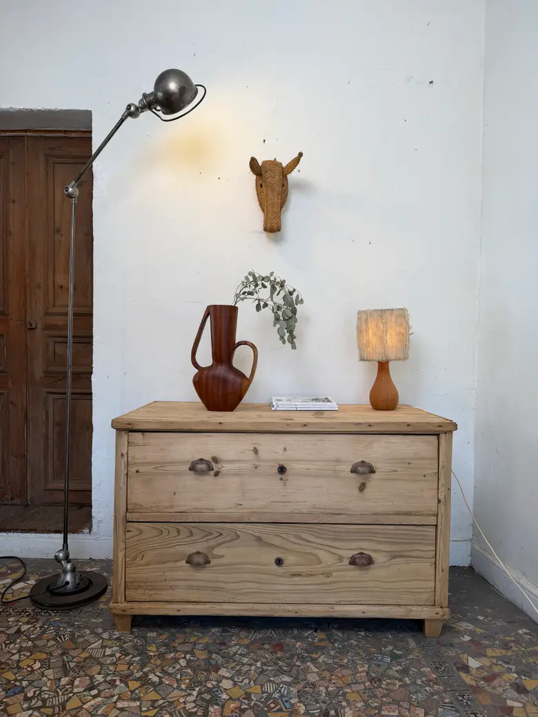 Commode en sapin – 19ᵉ siècle — Commode en sapin – 19ᵉ siècle