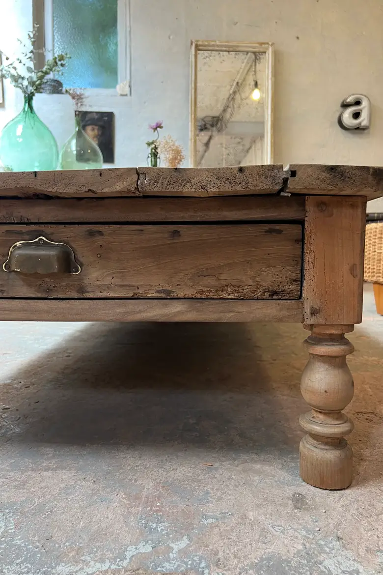 Grande table basse en châtaignier Début XXème
