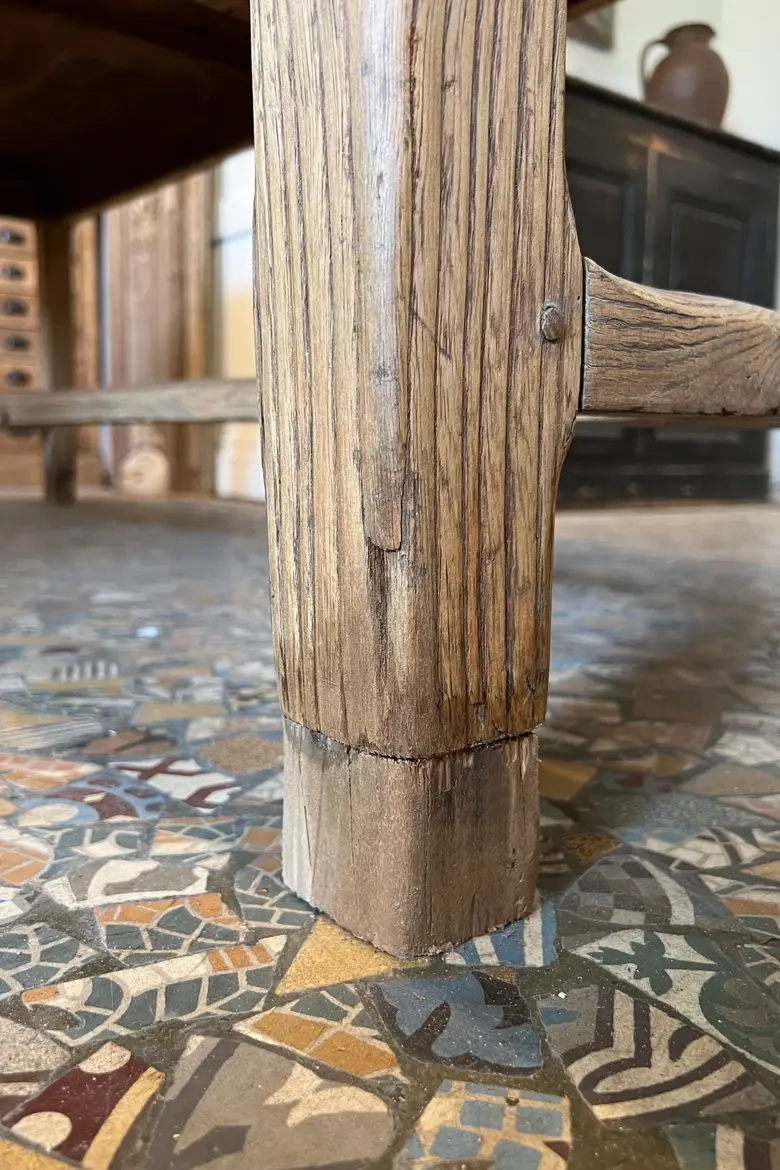 Ancienne table rustique en sapin avec une rallonge XIXème