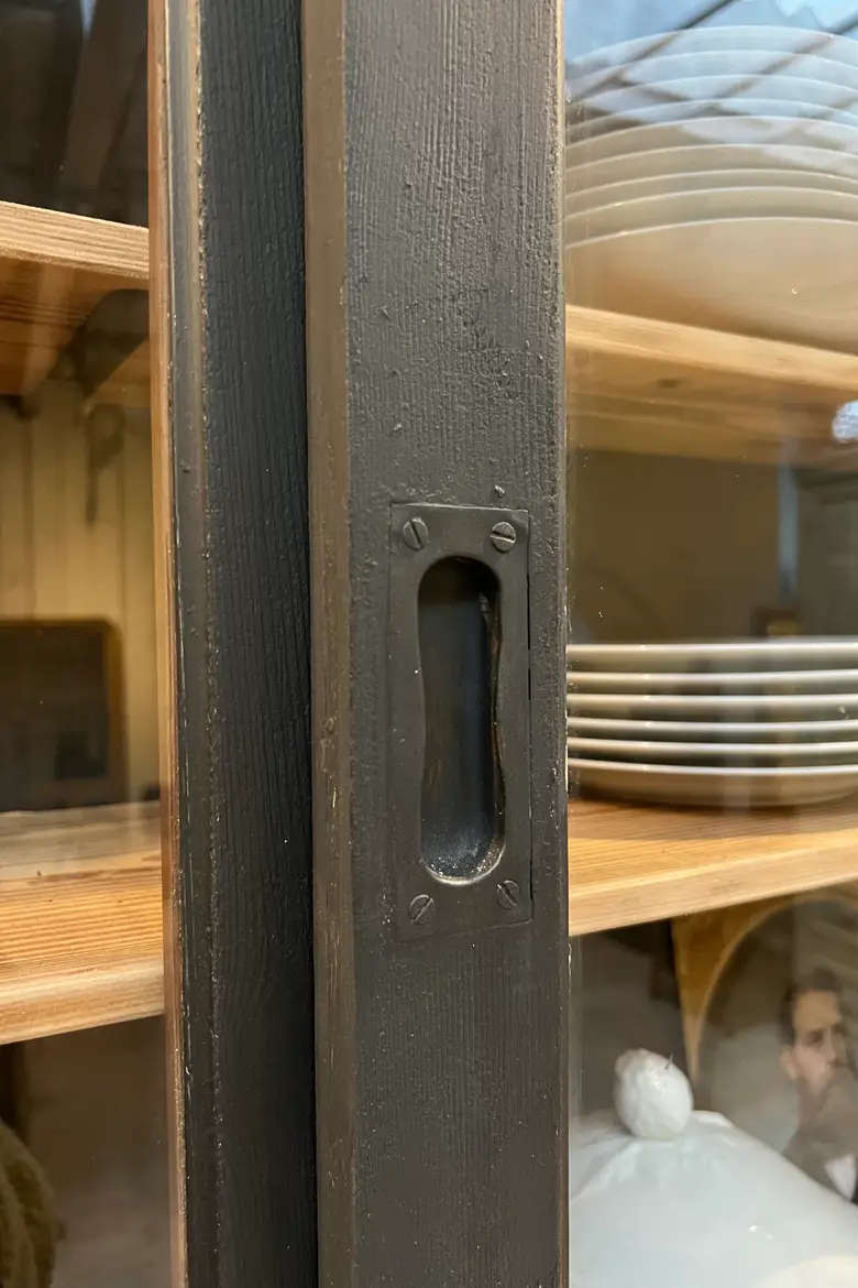 Deux corps vitré à portes coulissantes