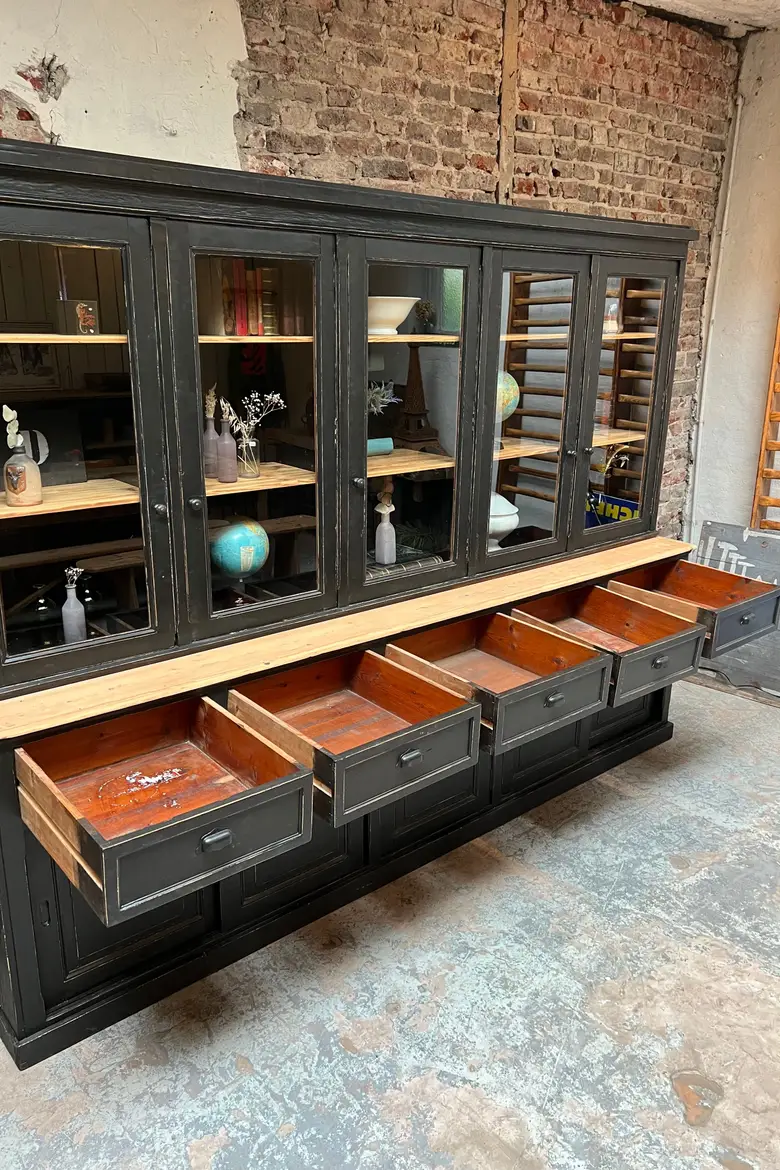 Deux corps vitré de magasin en bois Début XXème