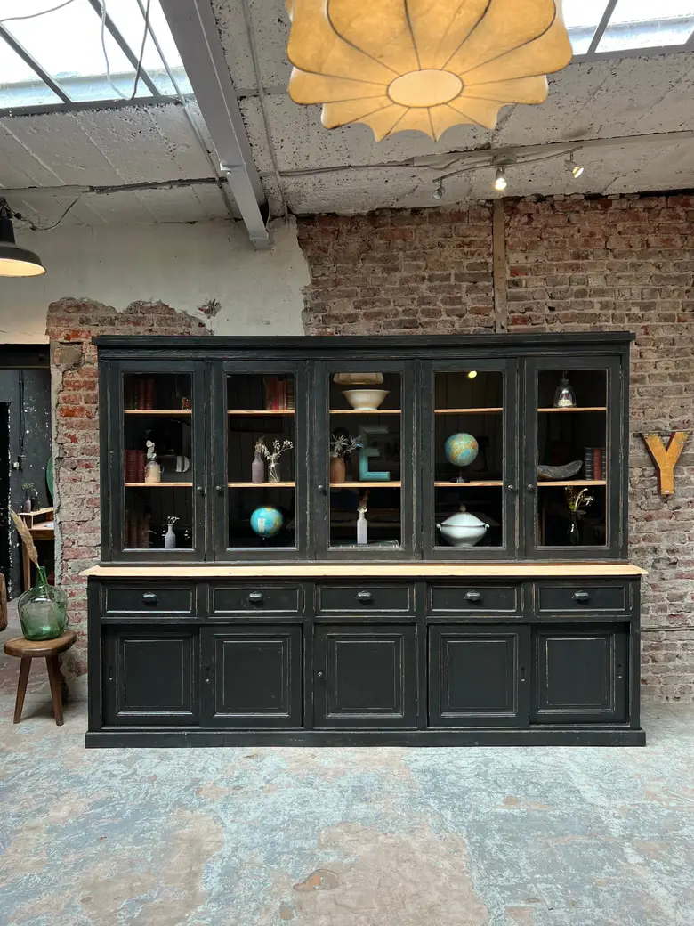 Deux corps vitré de magasin en bois Début XXème