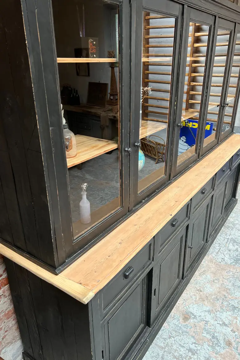 Deux corps vitré de magasin en bois Début XXème