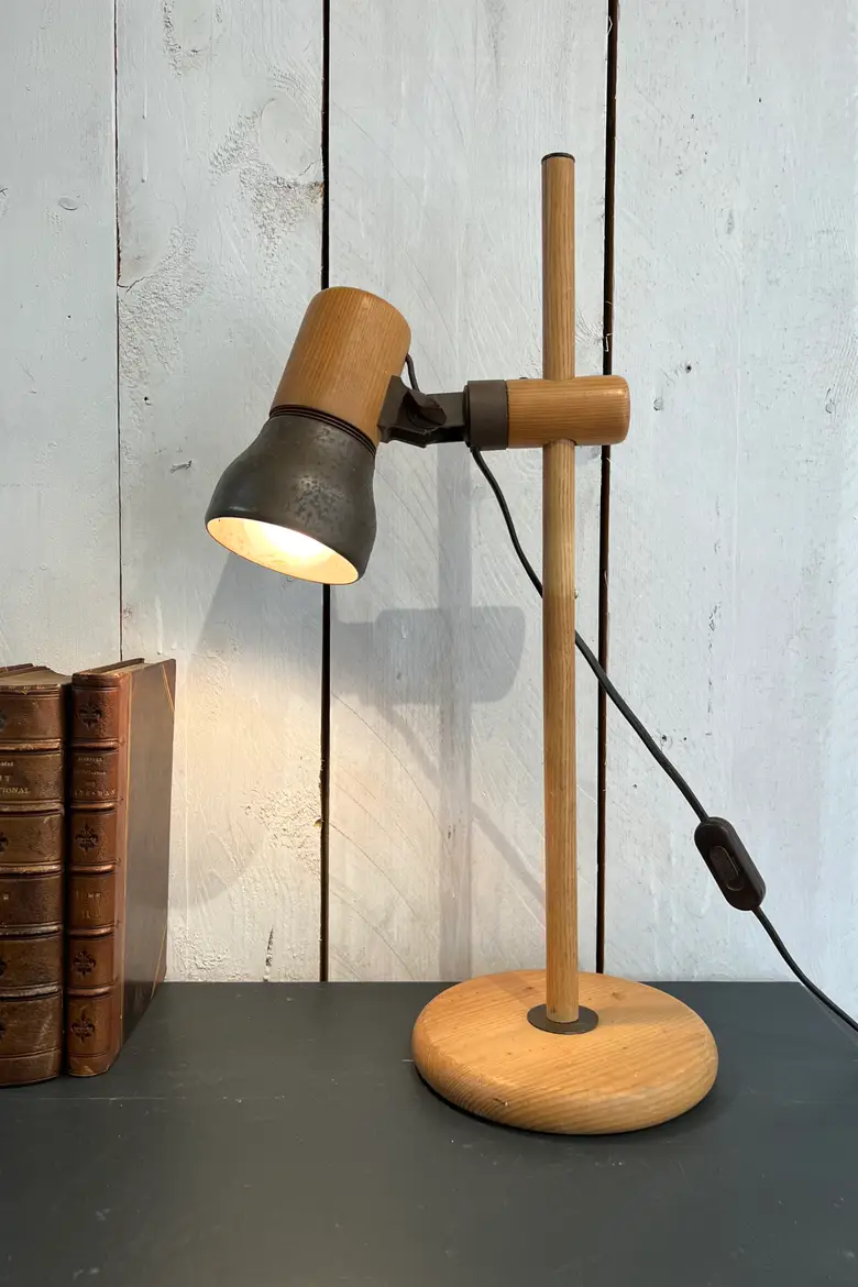 Lampe de bureau minimaliste de la marque « Temde »