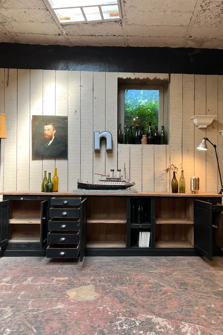Grand meuble d’atelier en bois