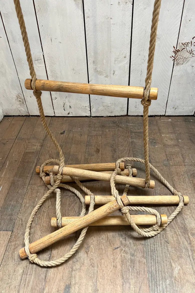 Échelle et anneaux de gymnastique vintage Début XXème
