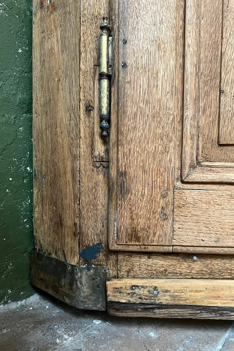 Encoignure en chêne Début XXème