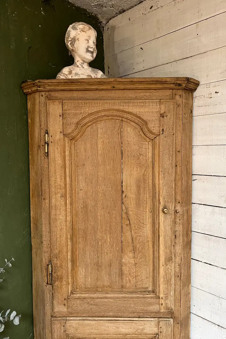 Encoignure en chêne Début XXème