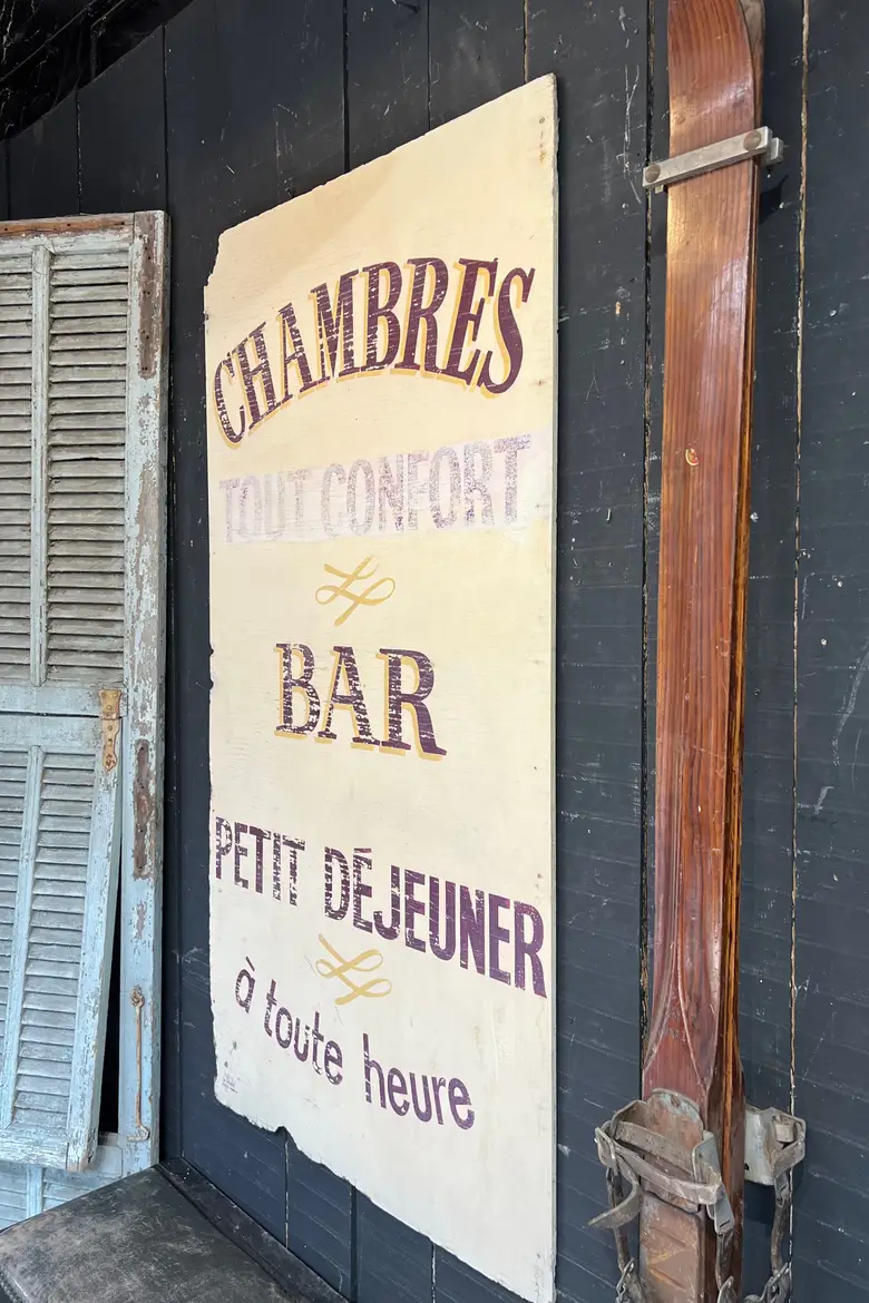 Enseigne d’Hôtel - Restaurant en bois Début XXème