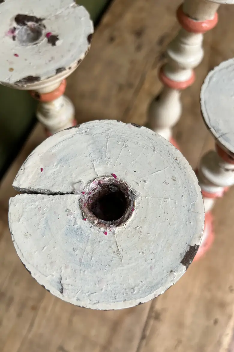 Ensemble de 4 bougeoirs en bois Début 20ème