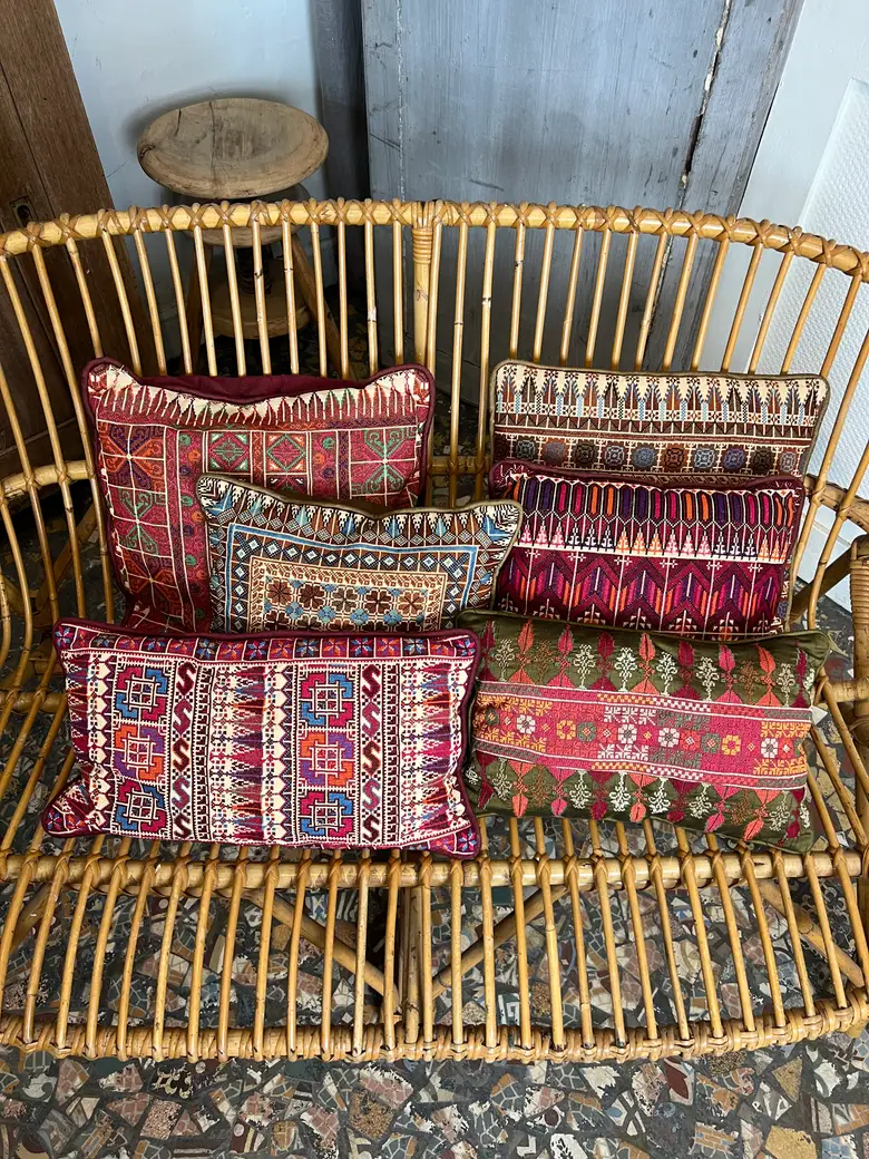 Ensemble de 6 coussins brodés