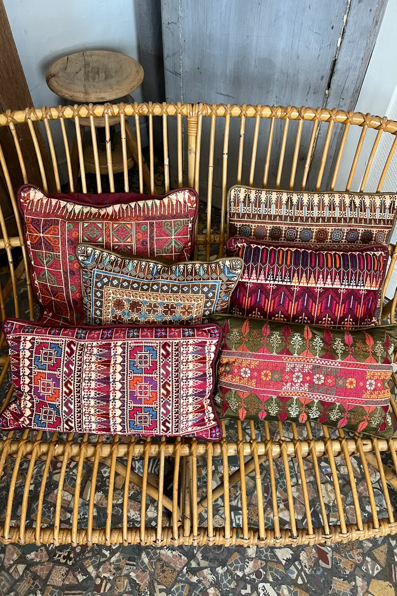 Ensemble de 6 coussins brodés