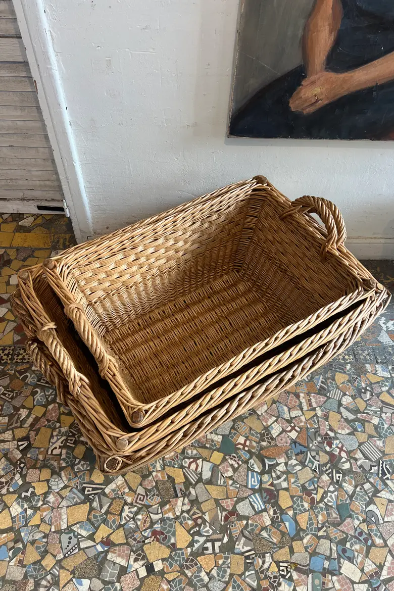 Ensemble de trois anciens paniers en osier tressé – Milieu du XXᵉ siècle