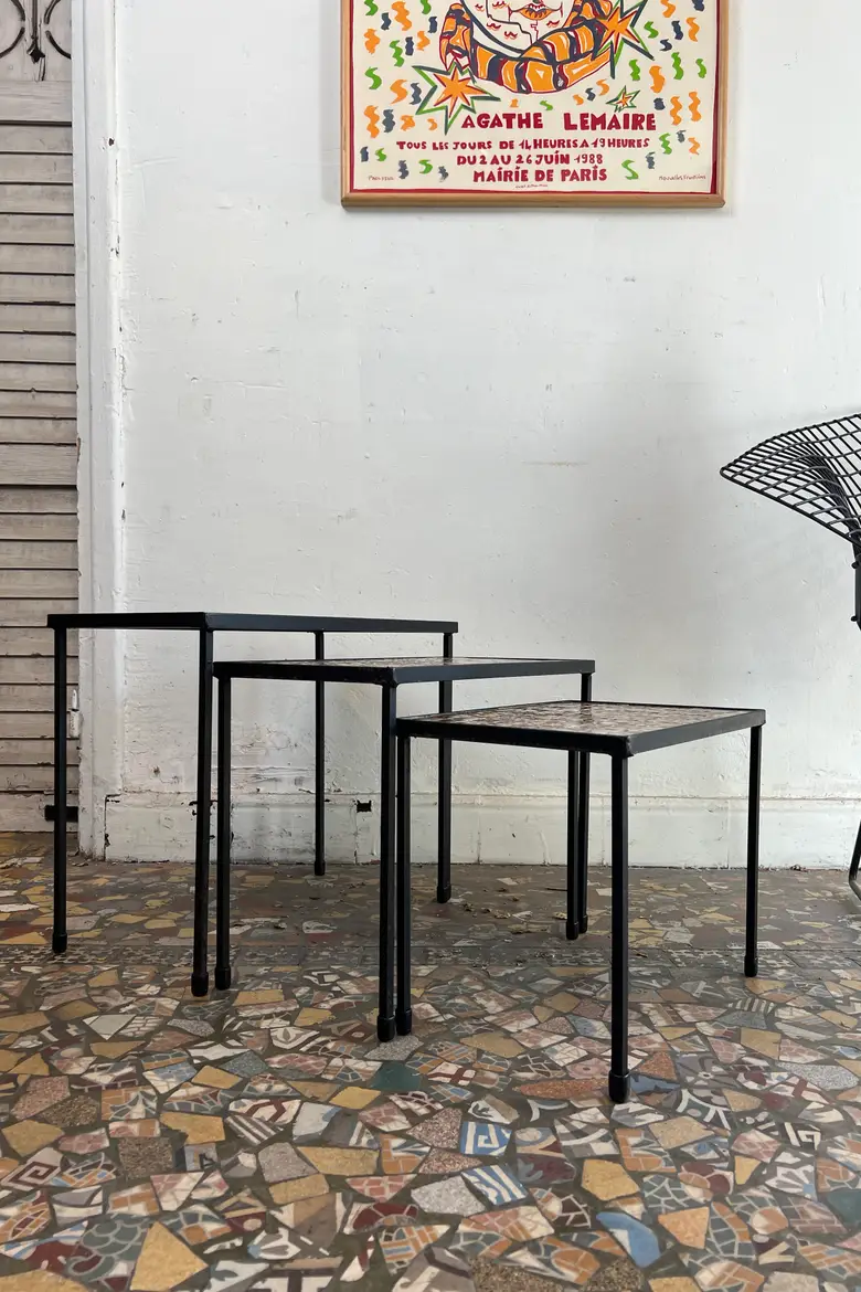 Ensemble de trois tables gigognes années 60