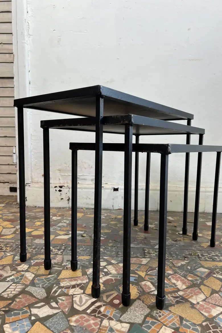 Ensemble de trois tables gigognes années 60