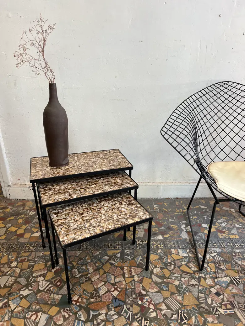 Ensemble de trois tables gigognes années 60