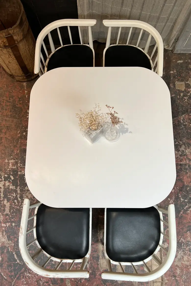 Ensemble table et 4 chaises vintage Thonet 1960