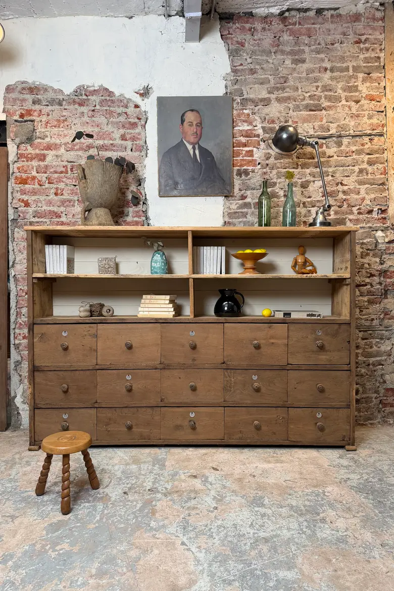 Étagère d’atelier à tiroirs