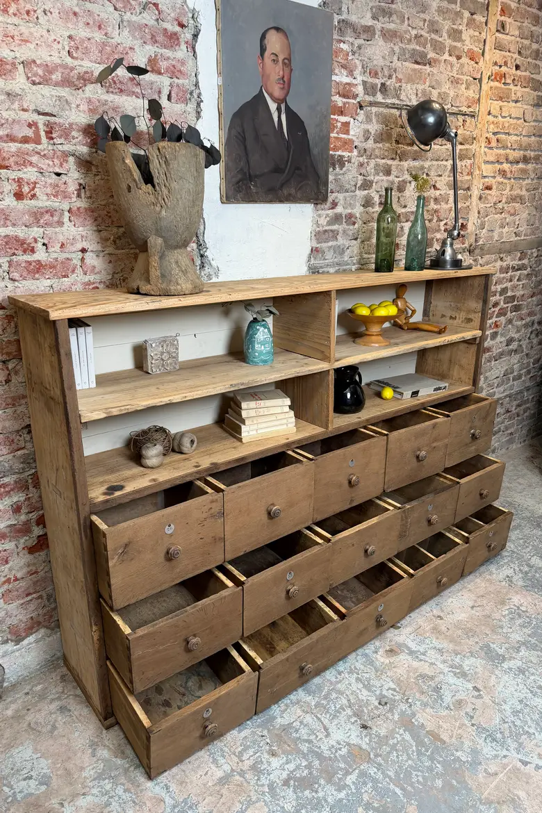 Étagère d’atelier à tiroirs
