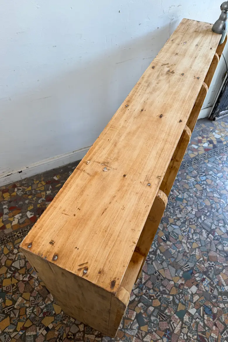 Étagère d’atelier asymétrique — début XXe