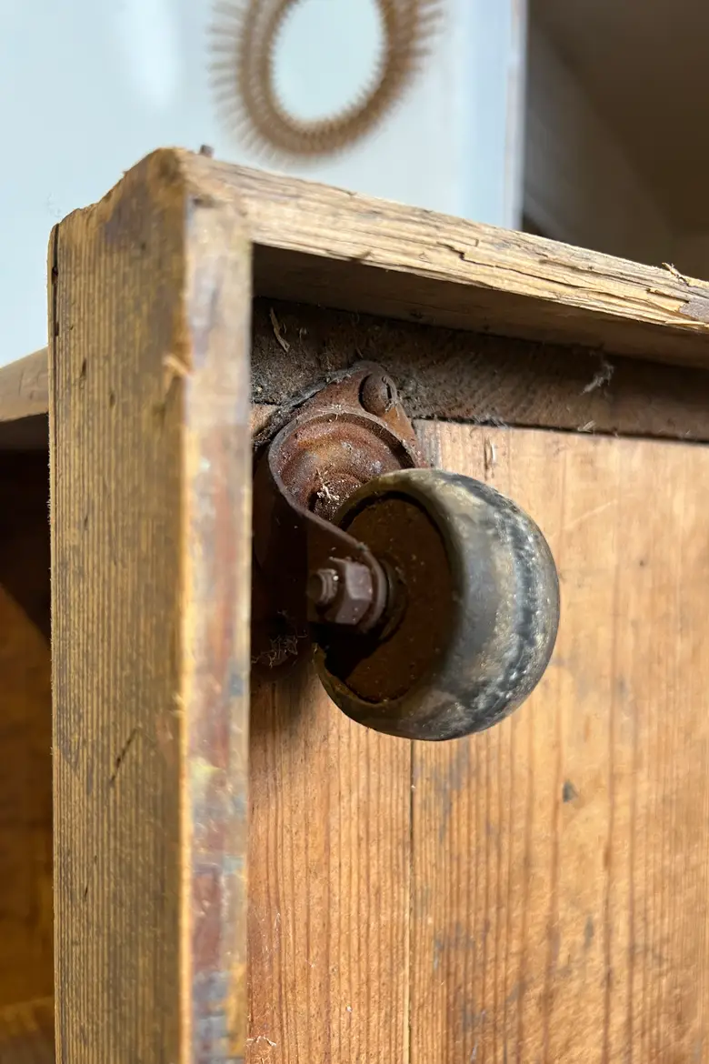 Étagère d’atelier en sapin