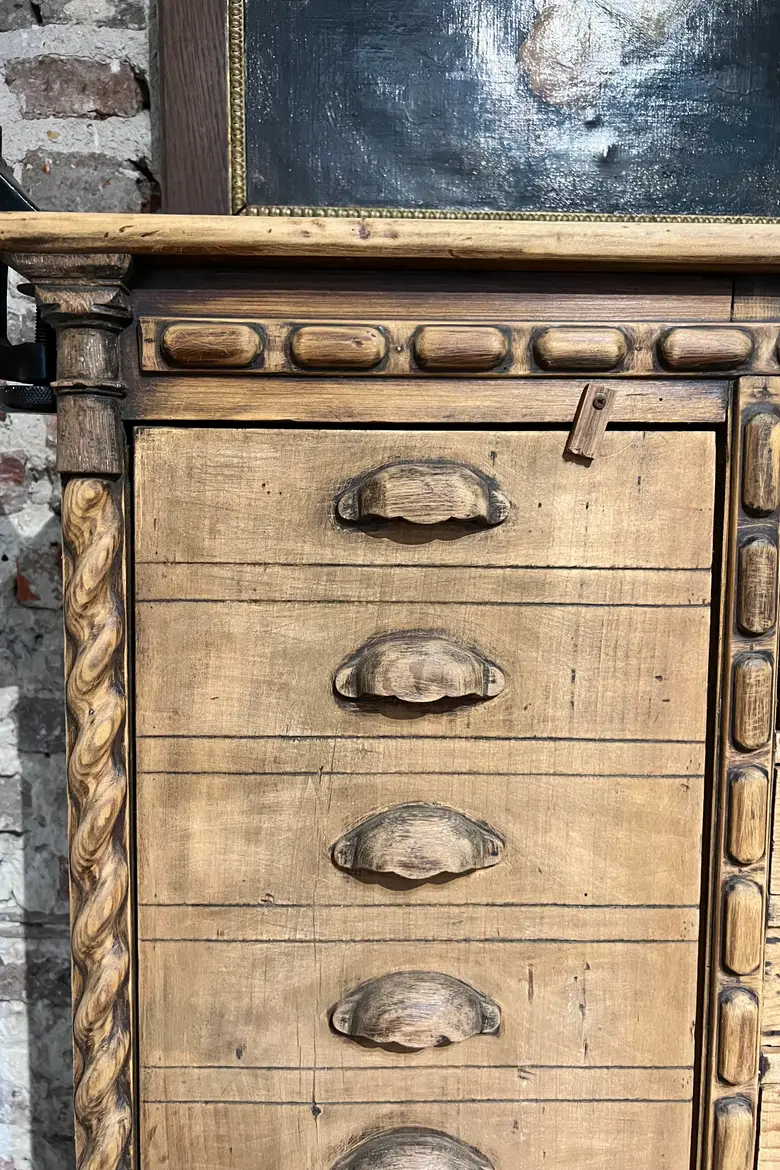 Exceptionnel meuble de bijoutier