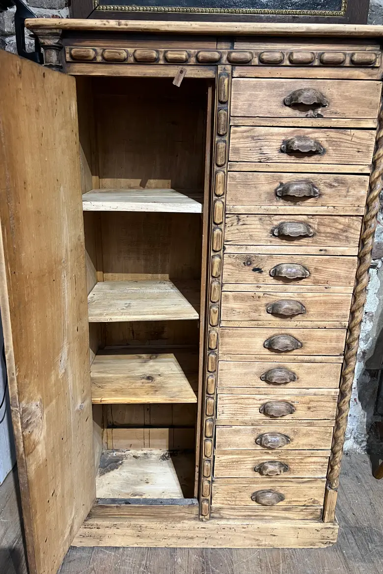 Exceptionnel meuble de bijoutier