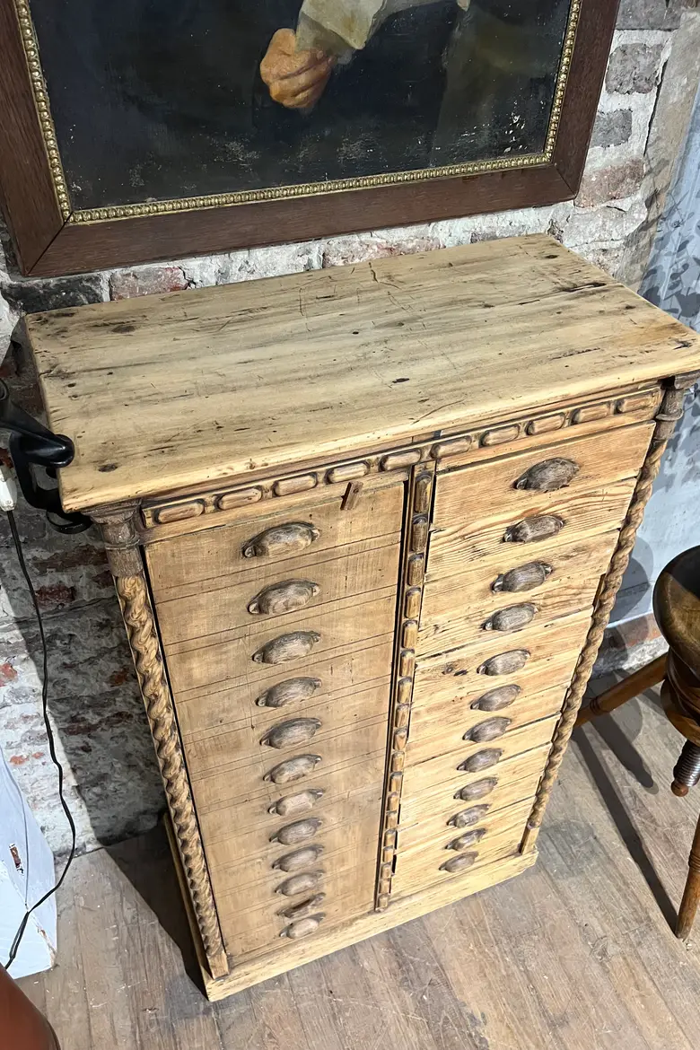 Exceptionnel meuble de bijoutier
