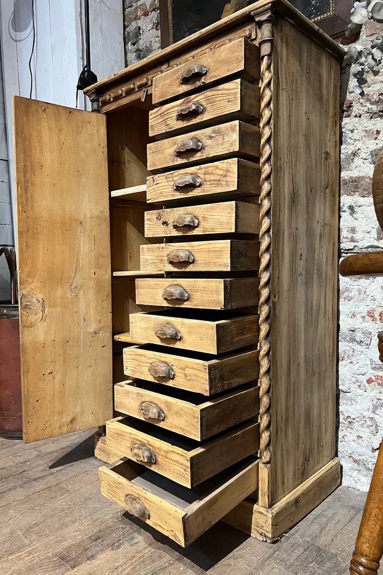 Exceptionnel meuble de bijoutier