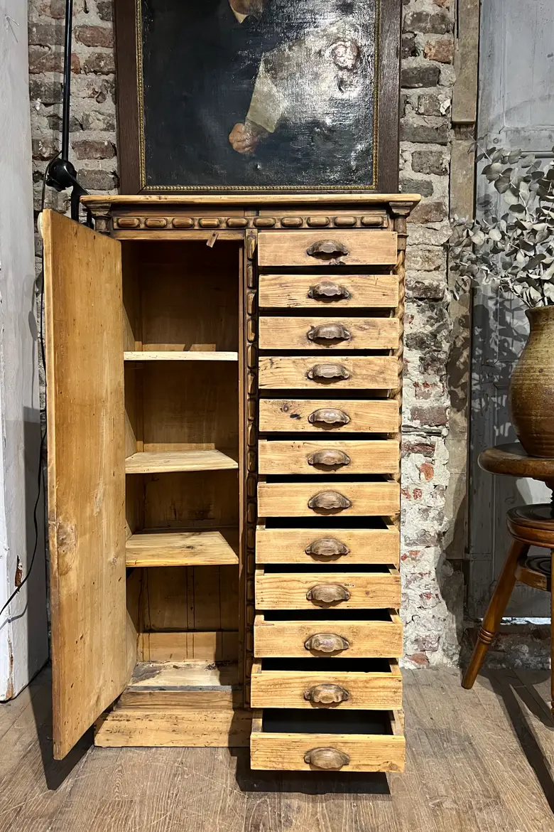 Exceptionnel meuble de bijoutier