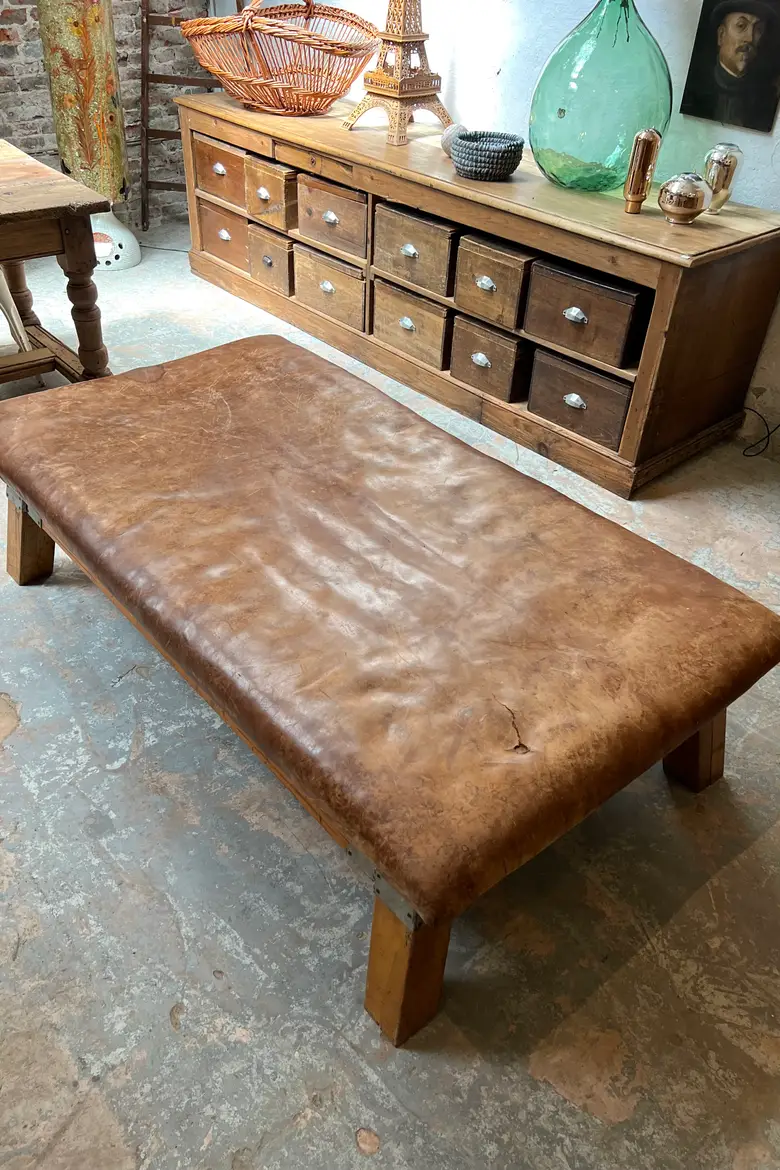 Ancien banc de sport en cuir vintage 1930