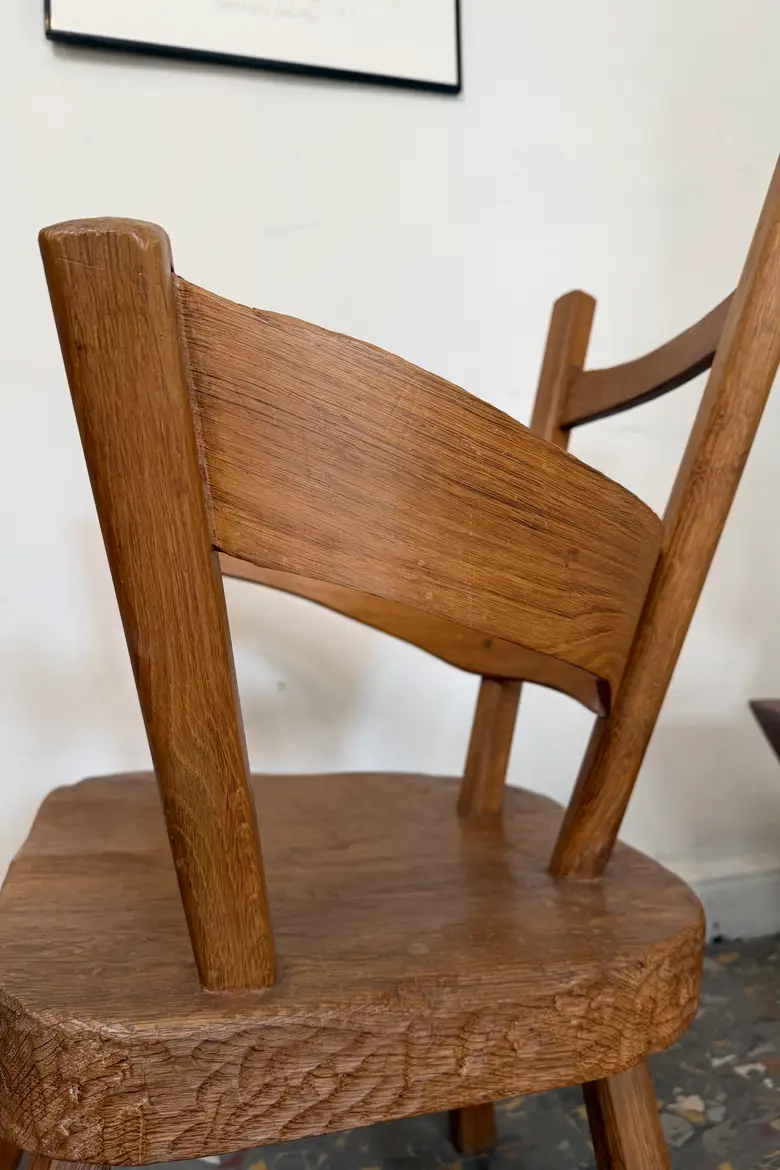 Fauteuil brutaliste en orme et chêne – années 50
