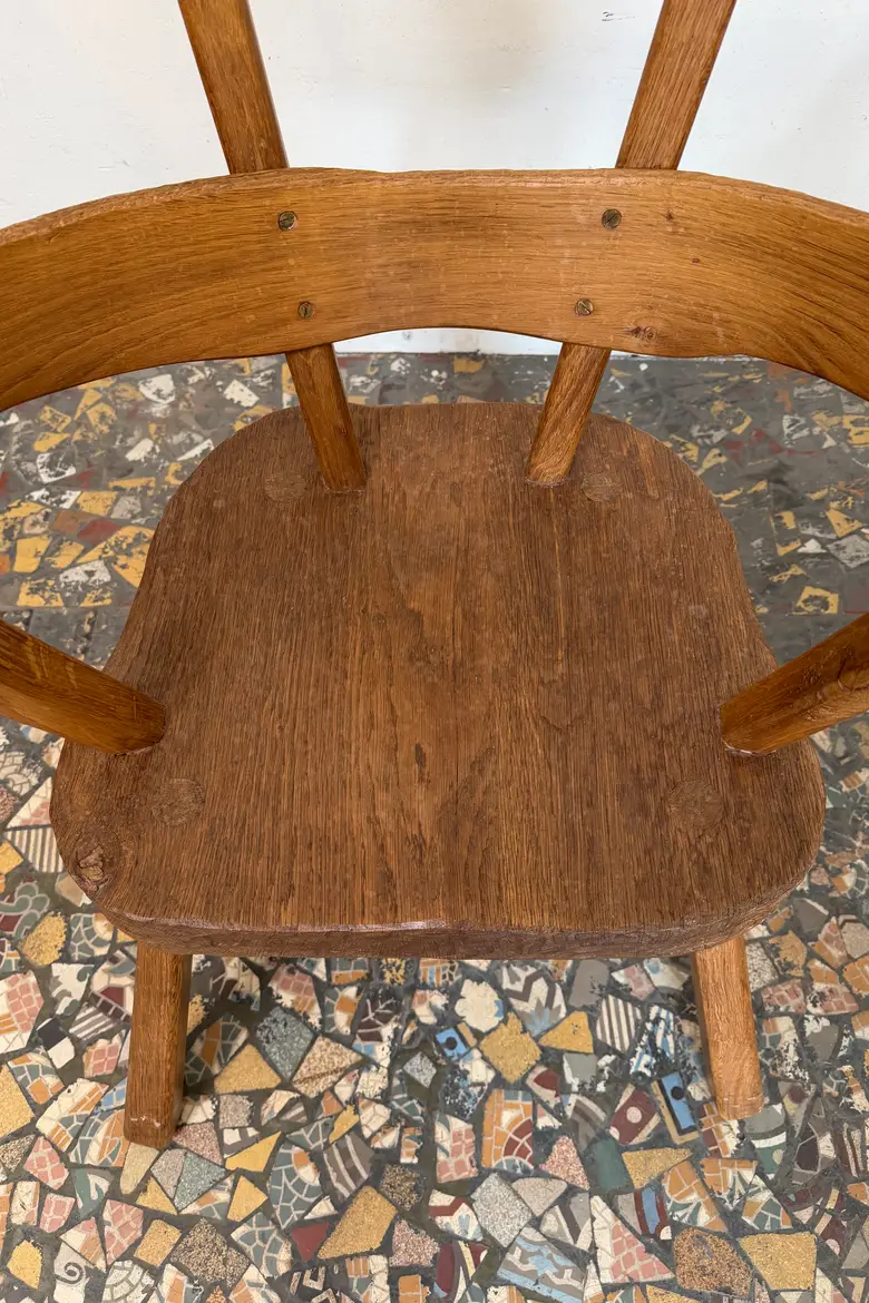 Fauteuil brutaliste en orme et chêne – années 50